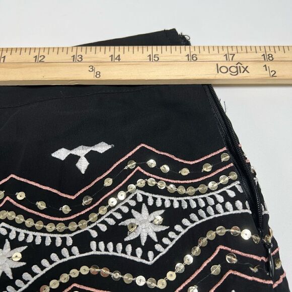 Forever 21 Black shorts with sequins Lined Size L - Picture 9 of 11